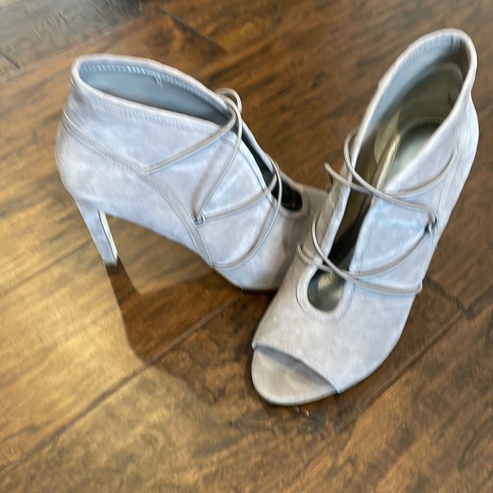BCBG suede shoes
